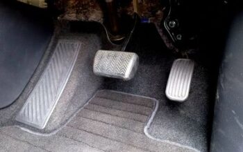 pedalgas1.jpg pedalgas1.jpg